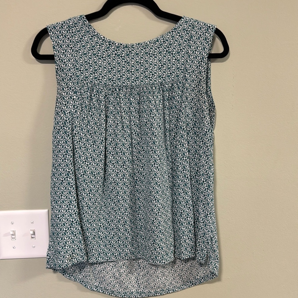 Ann Taylor Loft flowy professional tank top - small